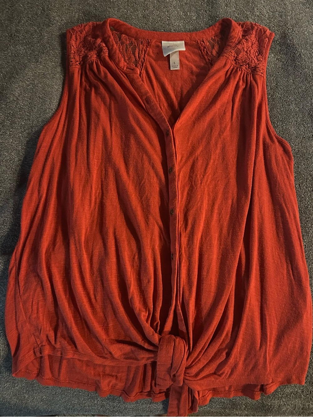 Knox Rose Sleeveless Button-Front Tie-Hem Camisole in Red Orange